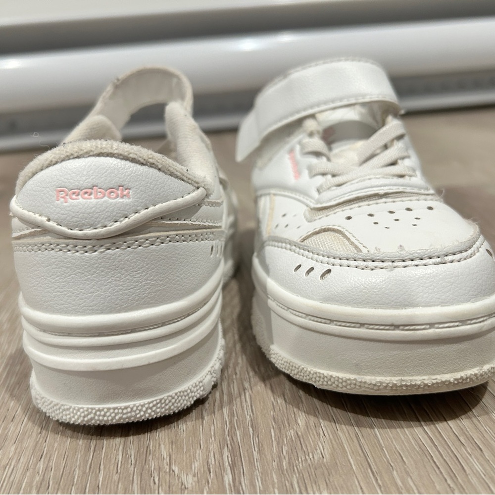 Reebok White Sneakers All-White Comfort Design - Picture 4 of 4